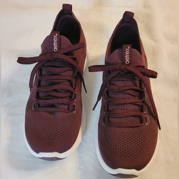 Aetrex Orthotic Arch Support Carly sneakers 8.5M. Burgundy - Picture 2 of 9